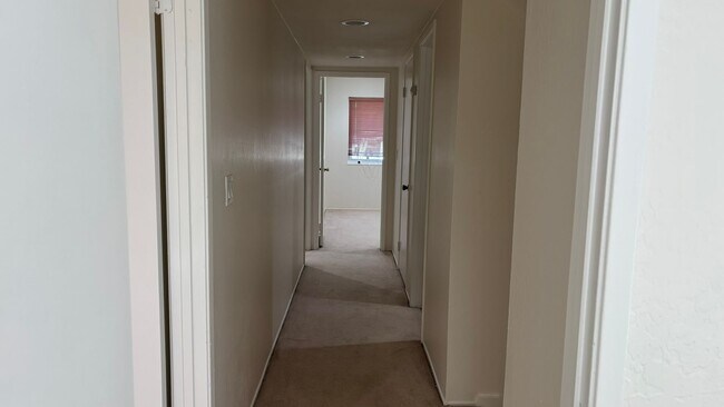 Building Photo - Spacious 4 bed/2.5 bath home in San Ramon