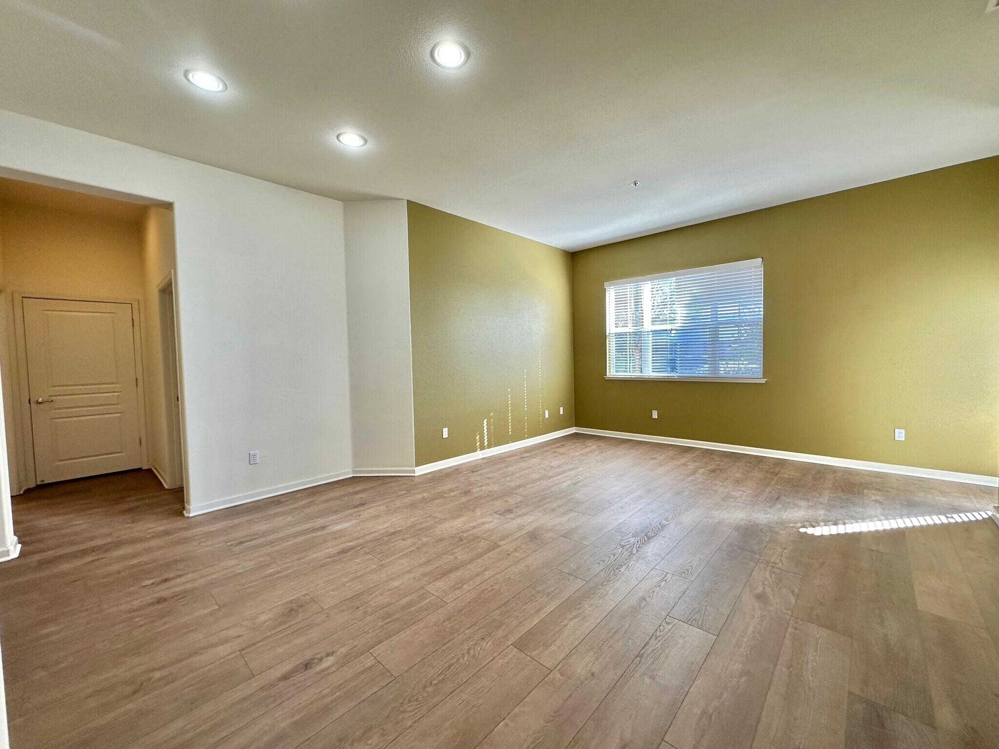 Building Photo - 1883 Agnew Rd