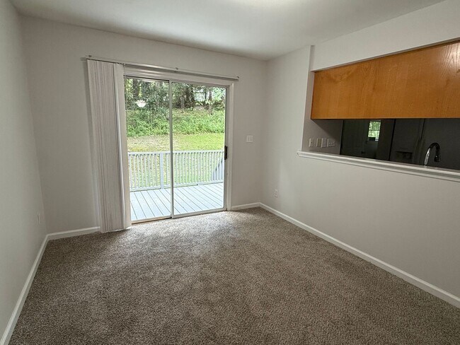 Building Photo - Great Home Off Meridian Road