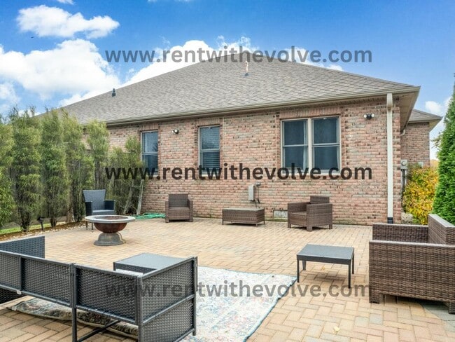 Building Photo - 19 Stone Bridge Dr