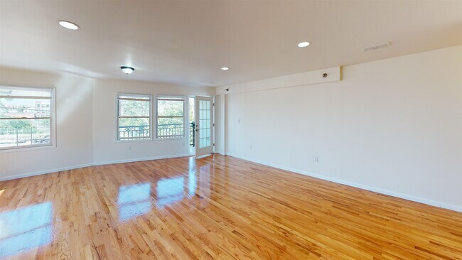 Building Photo - 57 Washburn St