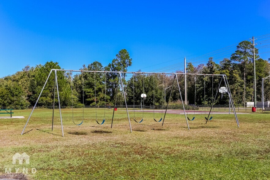 Building Photo - 7513 Cinnamon Lakes Dr