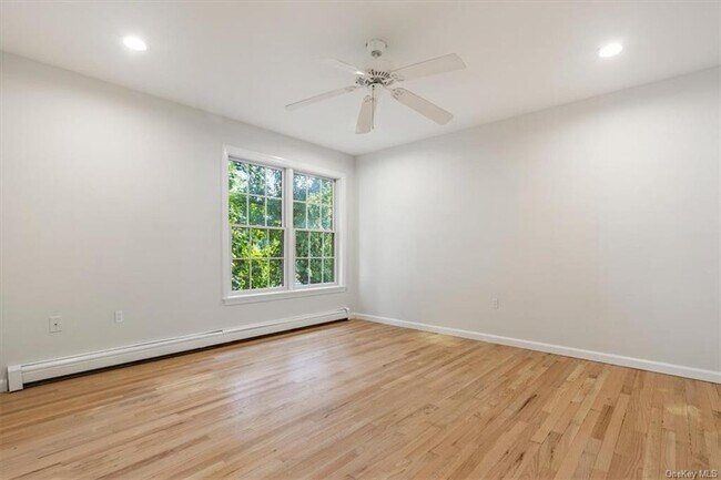Building Photo - 131 Maple Ave