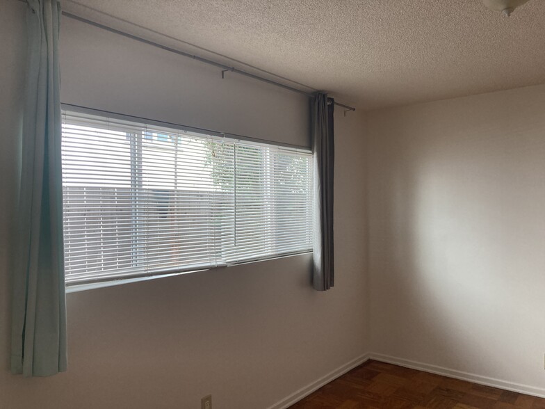 Building Photo - 1722 Armacost Ave