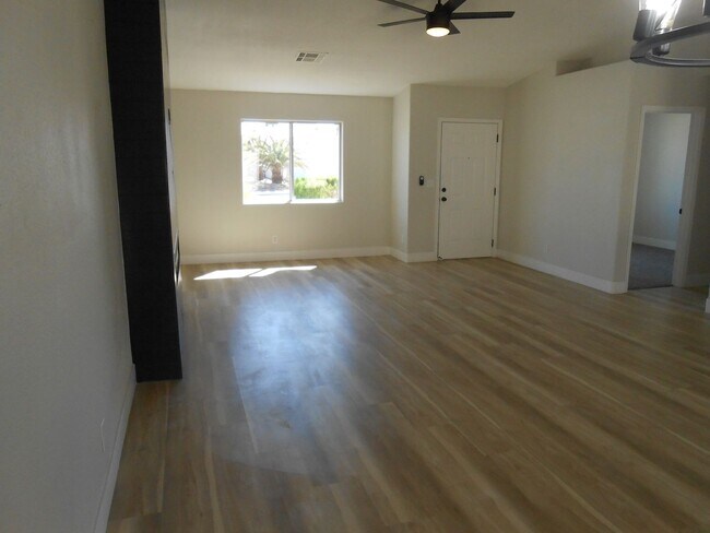 Building Photo - 571 Grape Dr