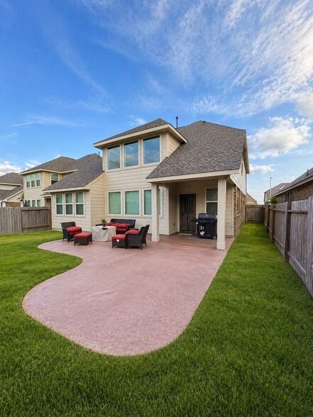 Building Photo - 221 Ashley Way