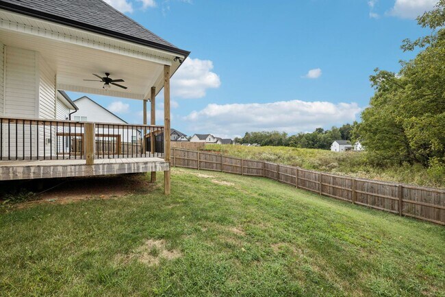 Building Photo - 3 Bedroom 2 1/2 Bathroom Home!!