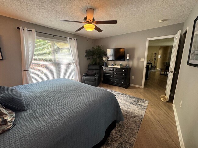 Building Photo - Waterfront– Fully Furnished on Lake Norman...
