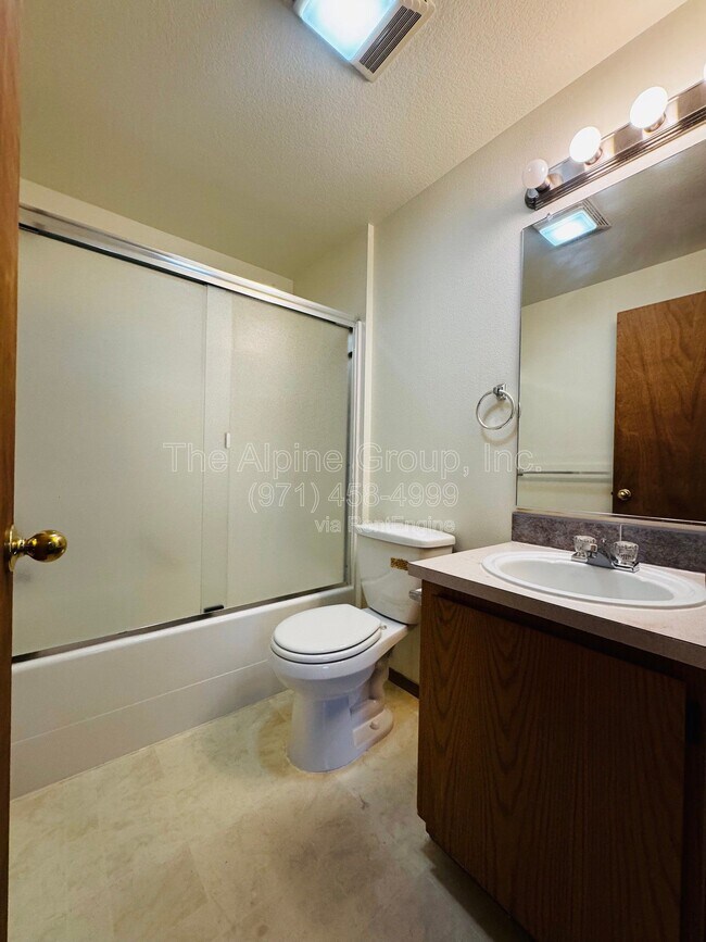 Building Photo - 8314 SE Yamhill St