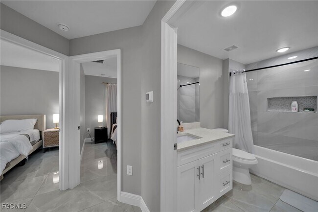 Building Photo - 1006 Albert Ave