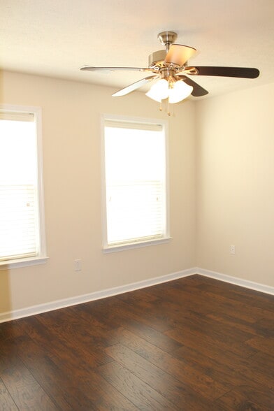Building Photo - 3535 Sun Trl