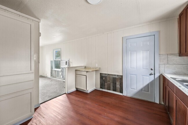 Building Photo - 4313 Engleford St