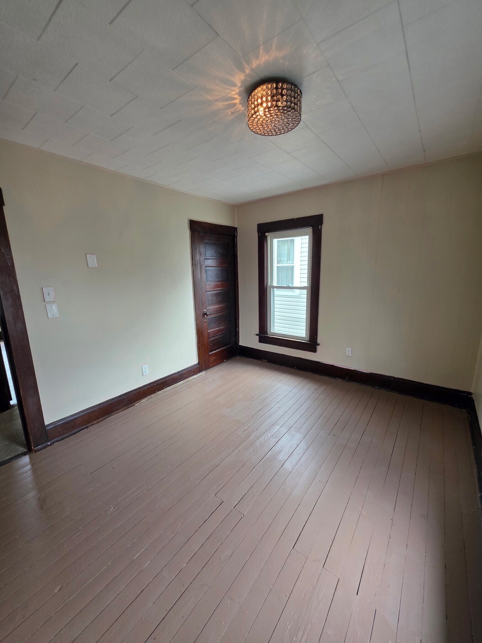 Building Photo - 364 S 10th St