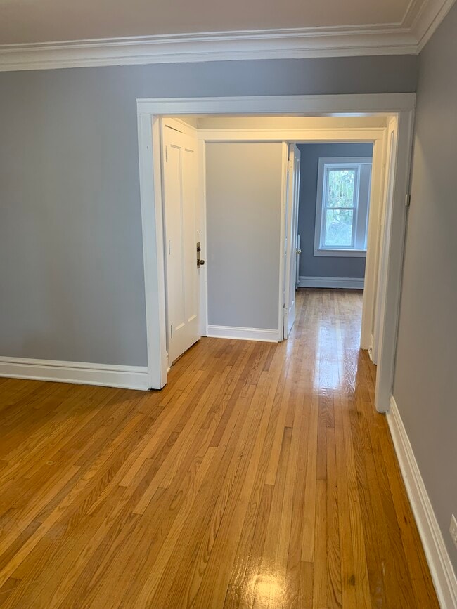 Building Photo - 3039 N Karlov Ave