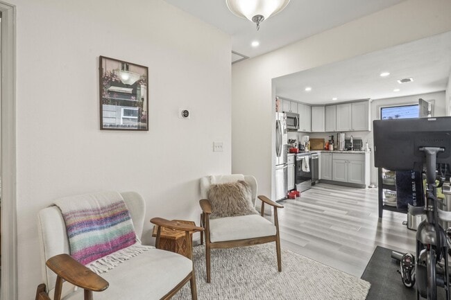 Building Photo - Cute Two Bedroom 1 Bathroom House in North RiNo