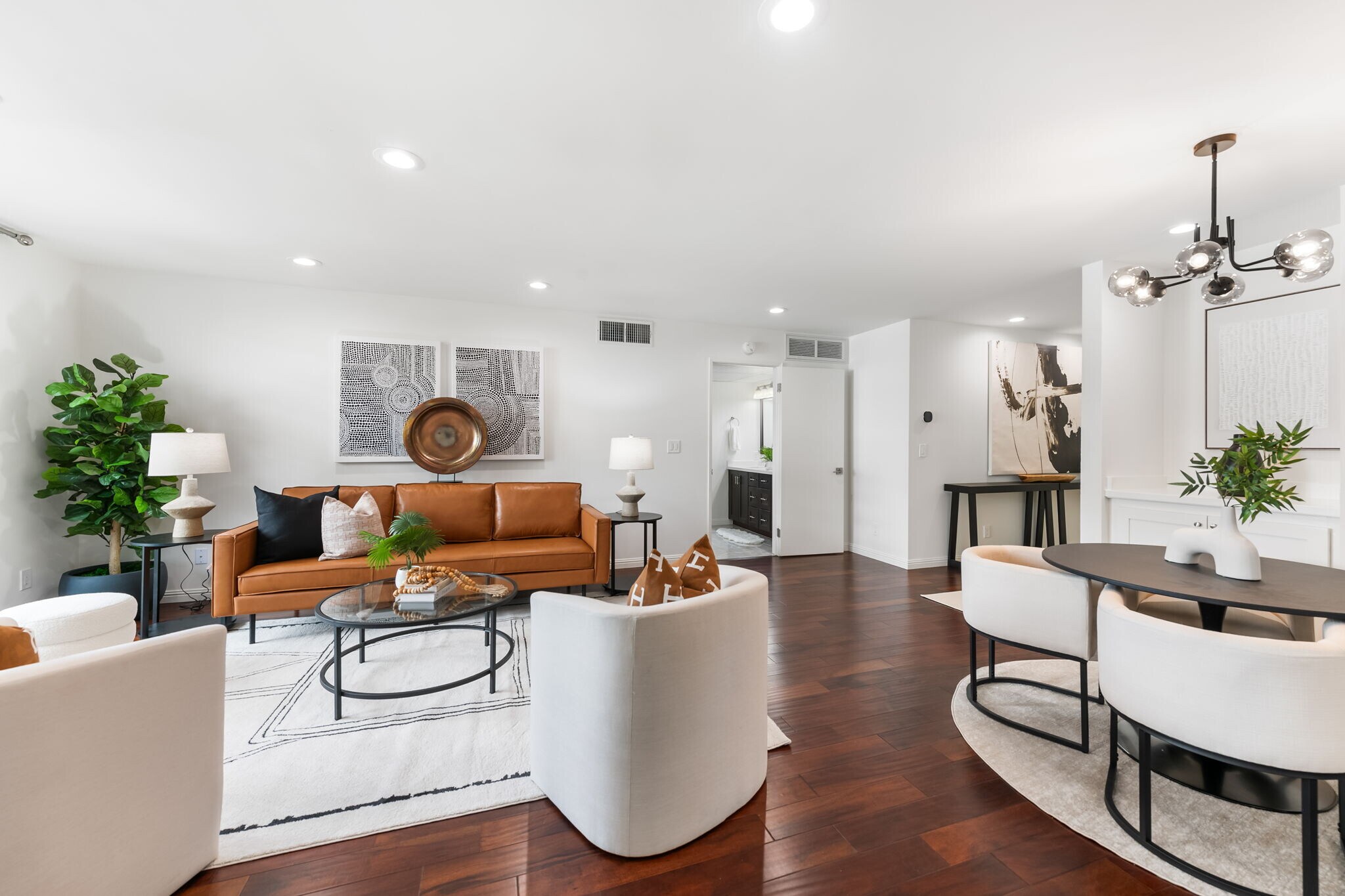 Building Photo - 8530 Holloway Dr