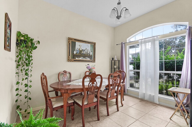 Building Photo - 237 N Hidden Tree Dr