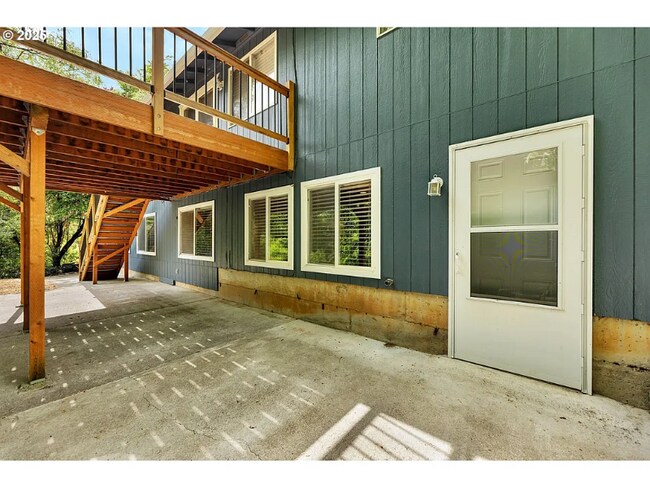 Primary Photo - 1320 NW Maple Ln