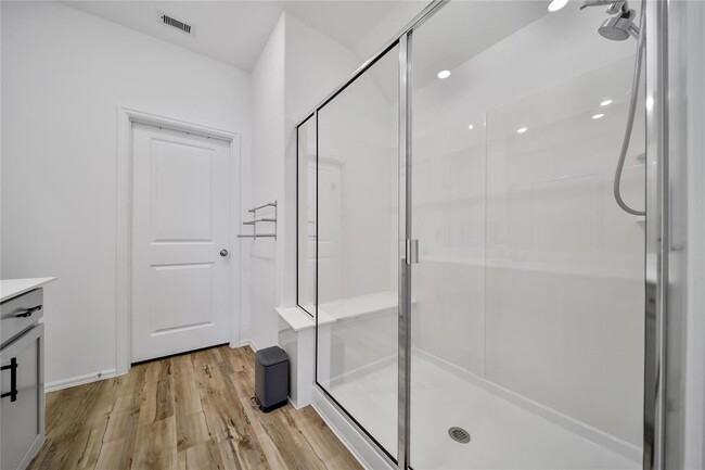 Building Photo - 15415 Surrey Pines Ln