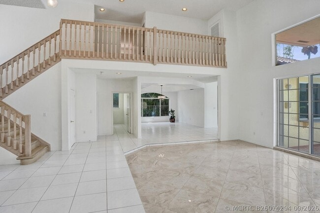Building Photo - 11340 Lakeshore Dr