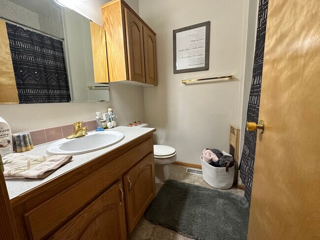 Bathroom 2 - 401 S 82nd Ave