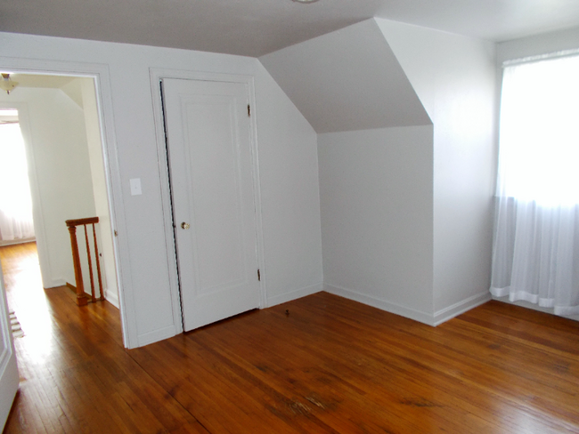 Building Photo - 25 Trumbull Ave SE