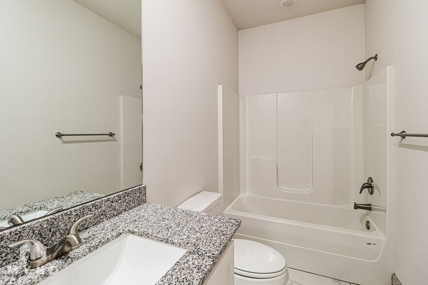 Building Photo - 1140 Sunshine Ct