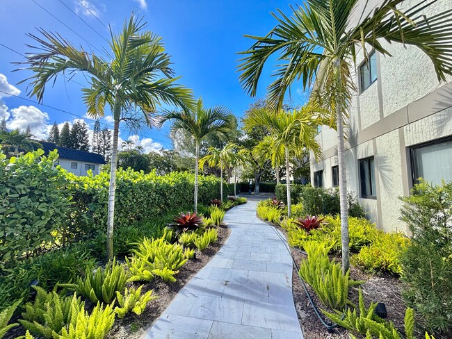 Building Photo - 660 Coventry St