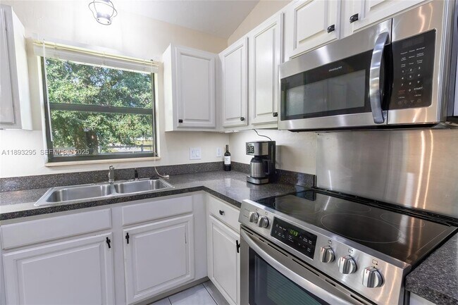 Building Photo - 36 Quail Roost Rd