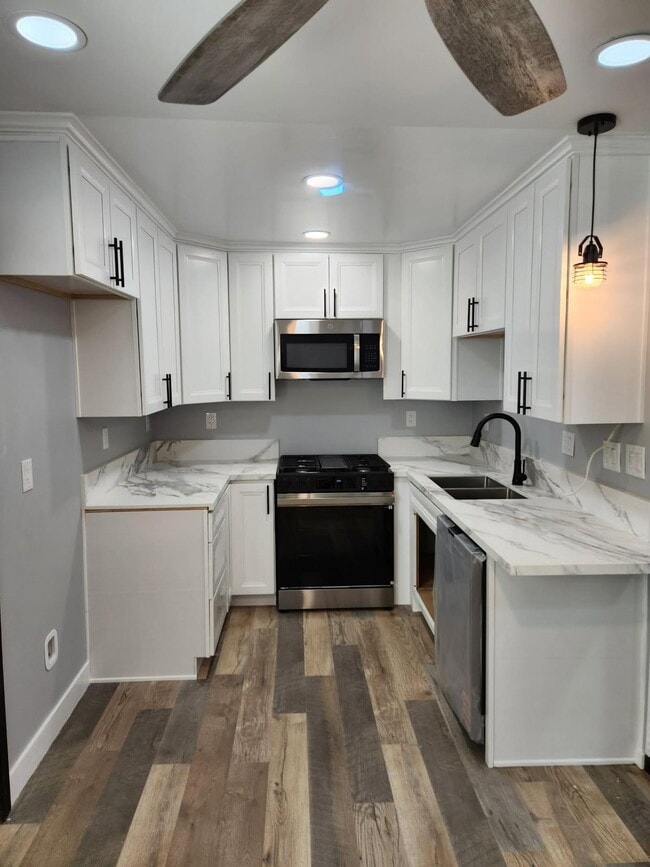 Building Photo - 3014 Clay Ave