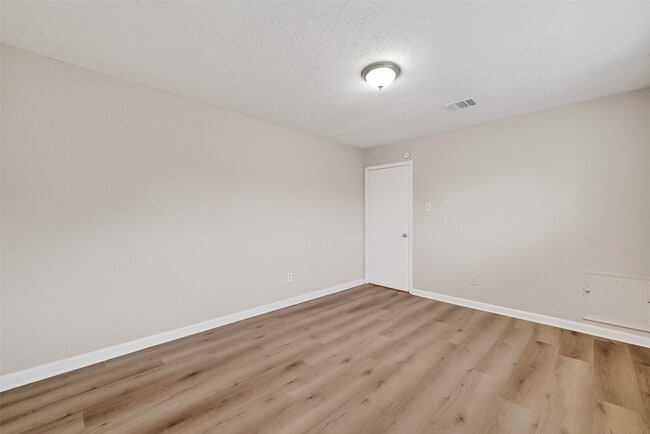 Building Photo - 4742 Tain Dr