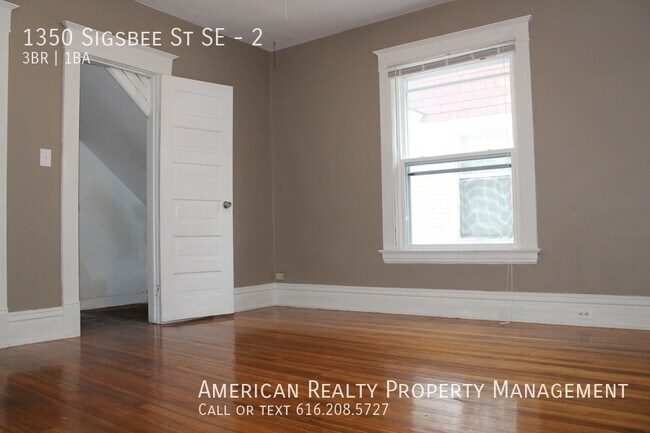 Building Photo - 1350 Sigsbee St SE