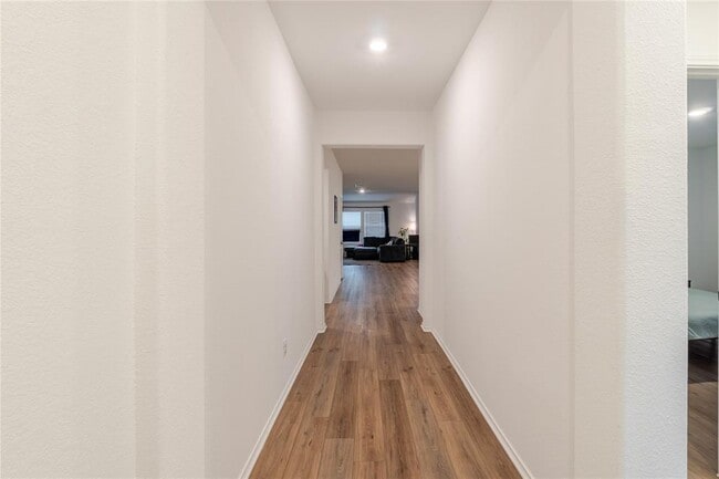 Building Photo - 1729 Catahoula Dr