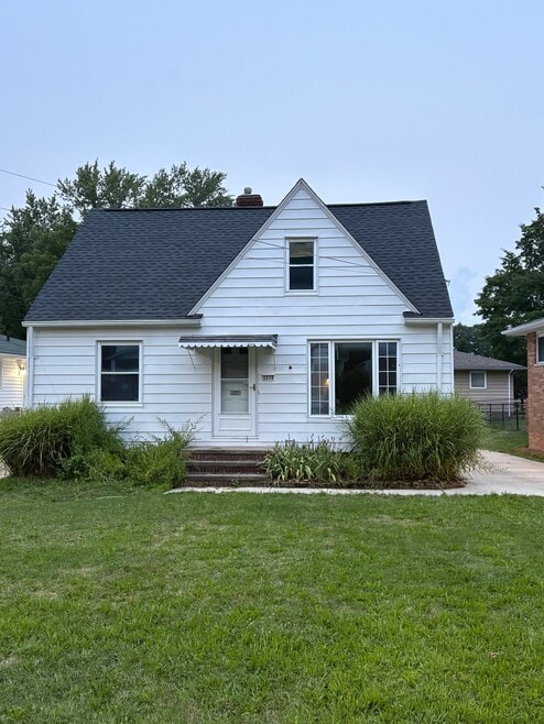 Building Photo - 3210 W Ridgewood Dr