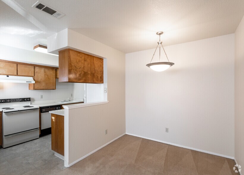 Clayton Creek Apartments 5255 Clayton Rd Concord CA 94521 Apartment Finder