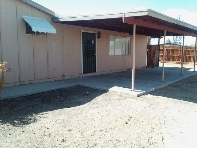 Building Photo - Cute 3 bedroom 2 bath in Desert Heights