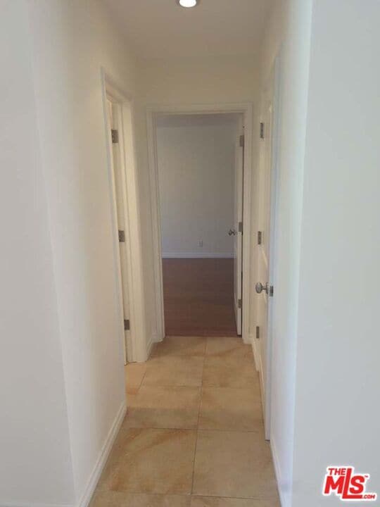 Building Photo - 1156 Las Pulgas Pl