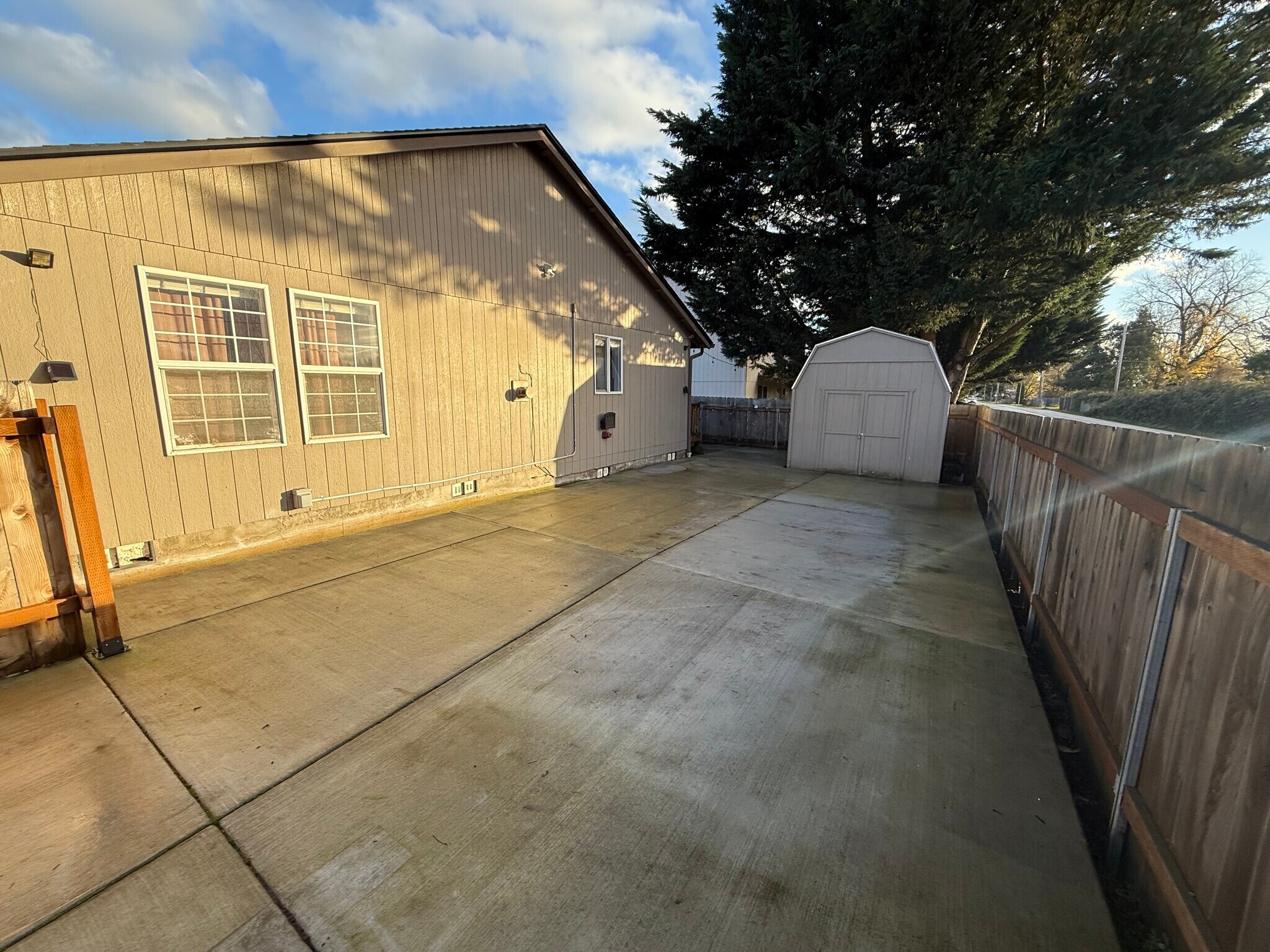 Building Photo - 13001 NE 89th St