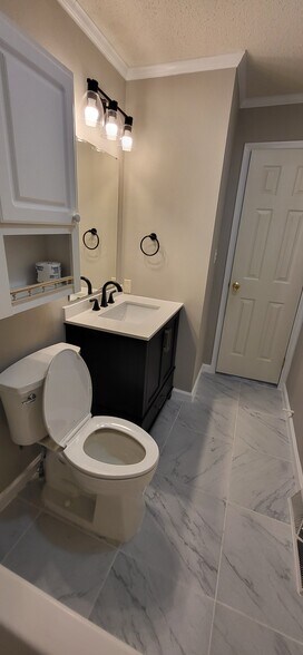 Building Photo - 338 Hicks Farm Rd