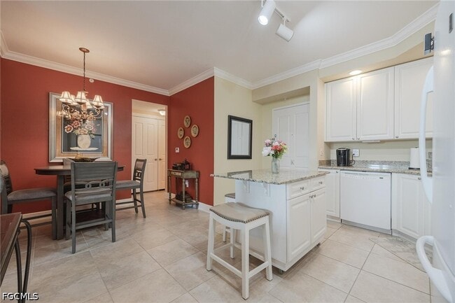 Building Photo - 2825 Palm Beach Blvd