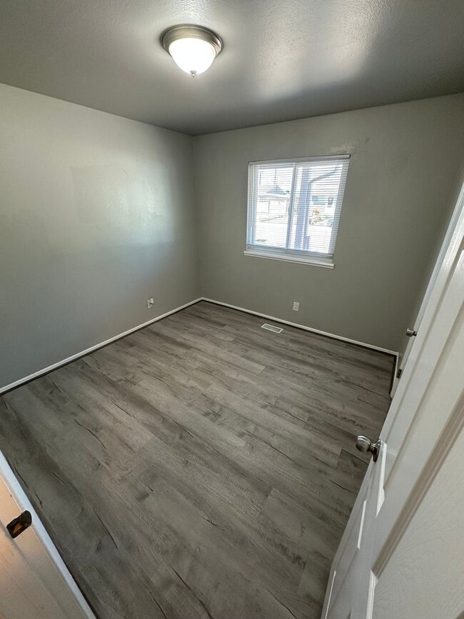 Building Photo - Beautiful 3 Bedroom Home for Rent on Chimayo
