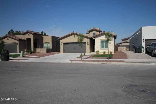 Building Photo - 509 Cedarwood Ave