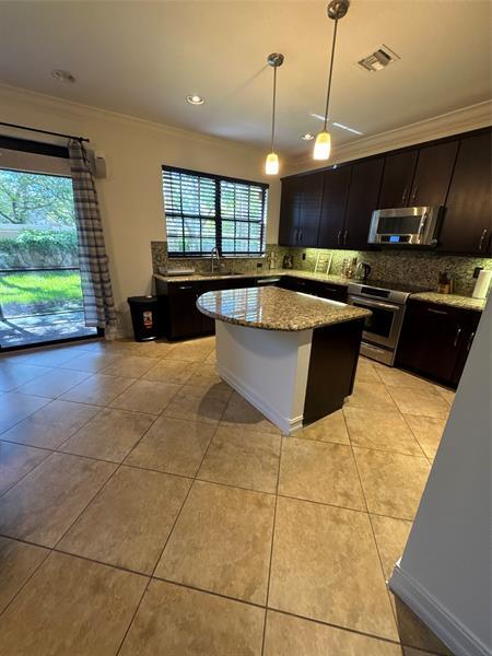 Building Photo - 127 Riverwalk Cir W
