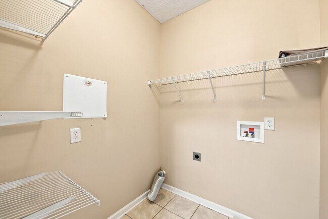Building Photo - 1320 Kershaw Loop