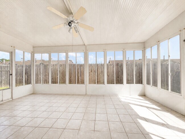 Building Photo - 6121 Bell Rd Manor