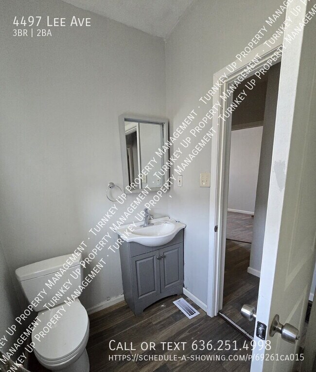 Building Photo - 4497 E Lee Ave