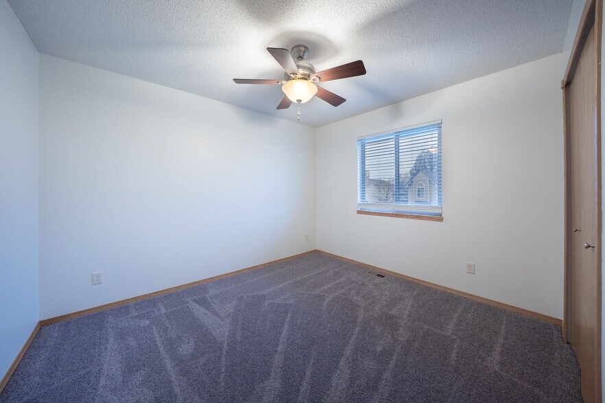 Building Photo - 1339 S Summit Rd