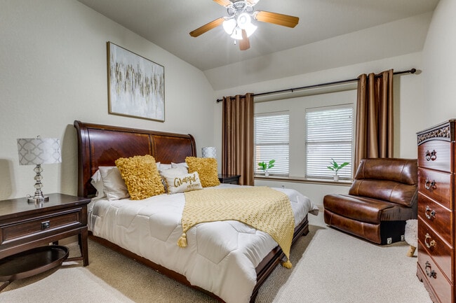 Building Photo - 5502 Waldon Walk