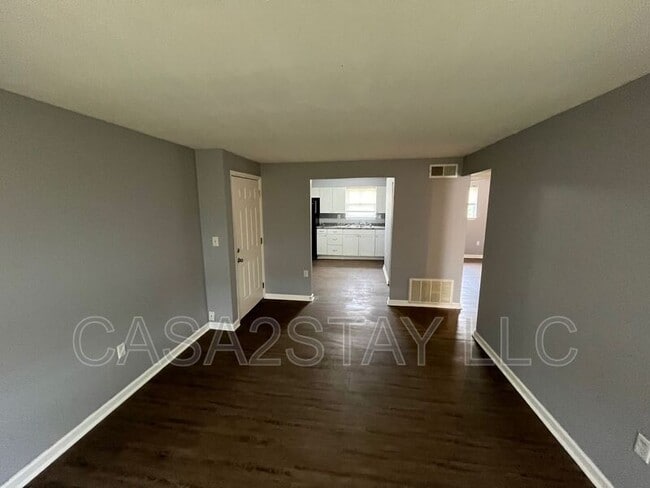 Building Photo - 4805 Saddlebrook Ln