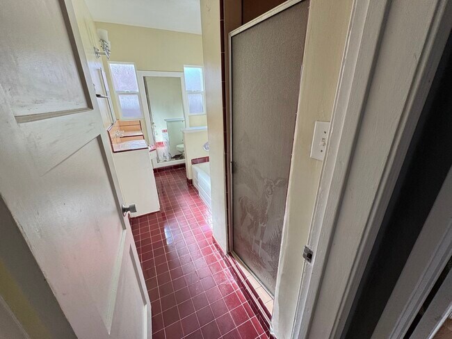 Building Photo - 9217 Alcott St